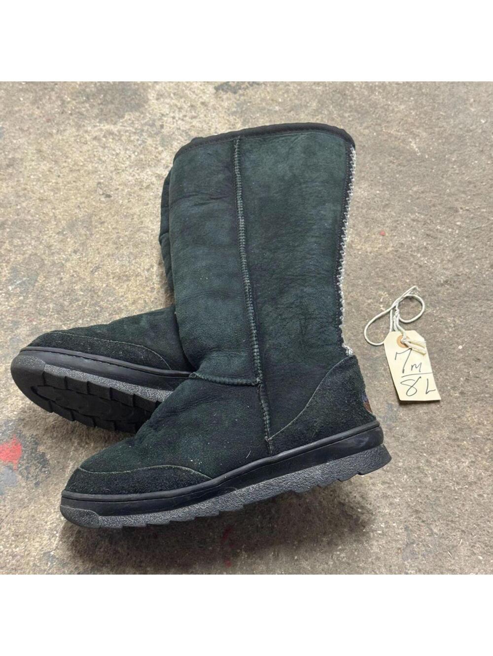 Vintage 00s EMU Australia Black Sheepskin Boots Shearling Lined Y2K